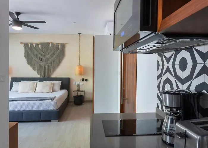 Casa vacanze Panoramic 1-br Studio,garden, 360º Pool & Gym *